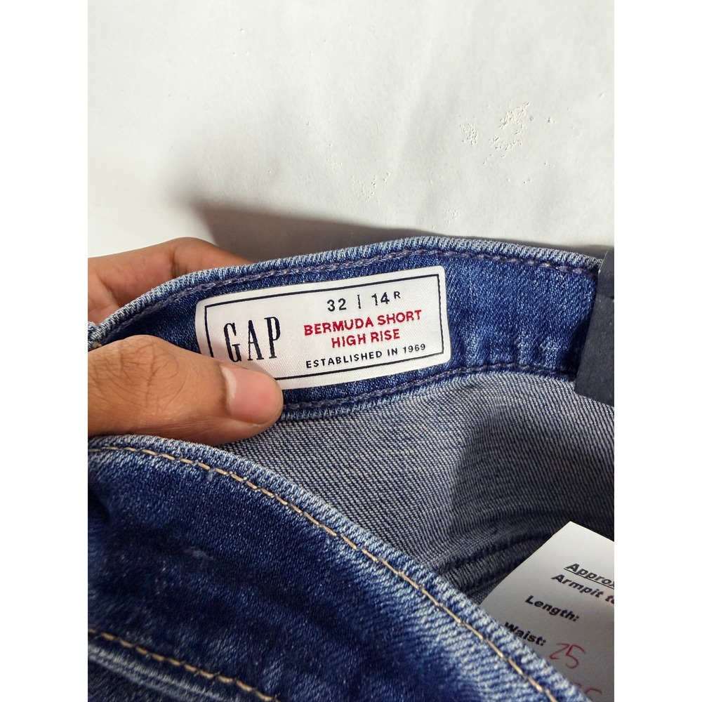 2/$30 New with tags GAP Blue High Rise Bermuda Jean Shorts 32 - Picture 5 of 7